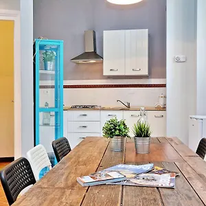 https://la-dimora-colosseo.it-romehotels.com